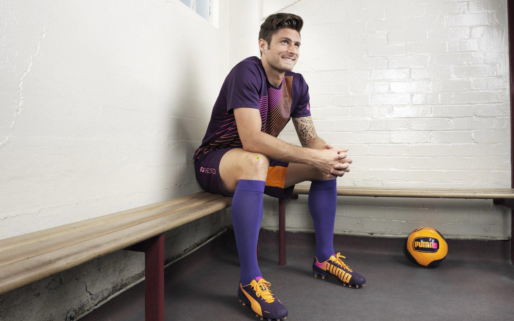 奥斯卡闪耀双响助沧州雄狮2比0击败大连人 提前锁定中超保级席位